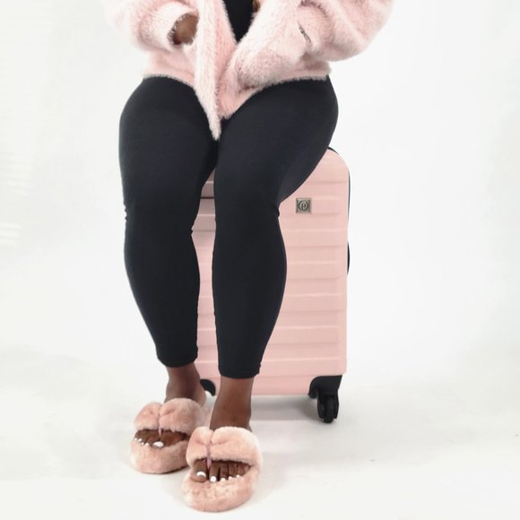 Warmness- Blush Slippers Size 8 - Picture 1 of 4